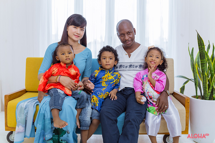 album ảnh gia đình cậu bé da đen